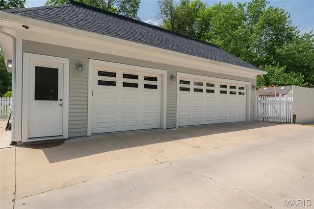 $890,000 | 801 St Louis Street, Edwardsville, IL 62025