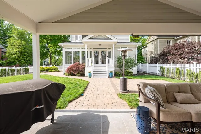 $890,000 | 801 St Louis Street, Edwardsville, IL 62025