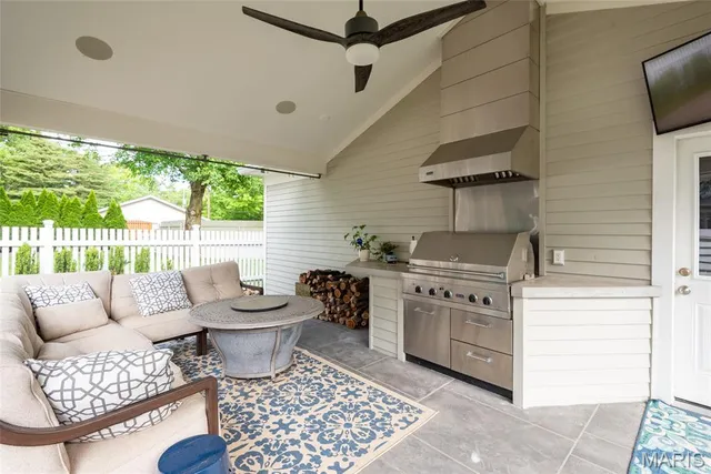 $890,000 | 801 St Louis Street, Edwardsville, IL 62025