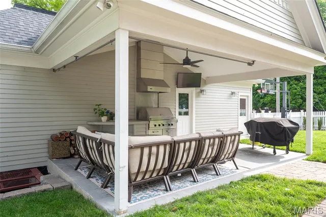 $890,000 | 801 St Louis Street, Edwardsville, IL 62025