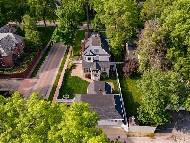 $890,000 | 801 St Louis Street, Edwardsville, IL 62025