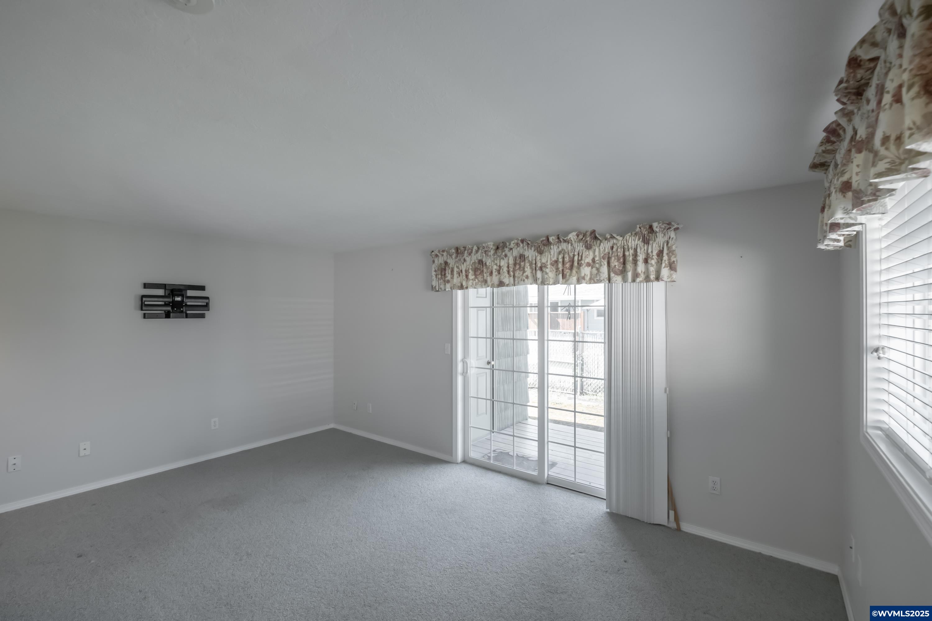 1685 Umpqua Road Woodburn, OR 97071 - Photo 27 of 34 Gallery Image 27