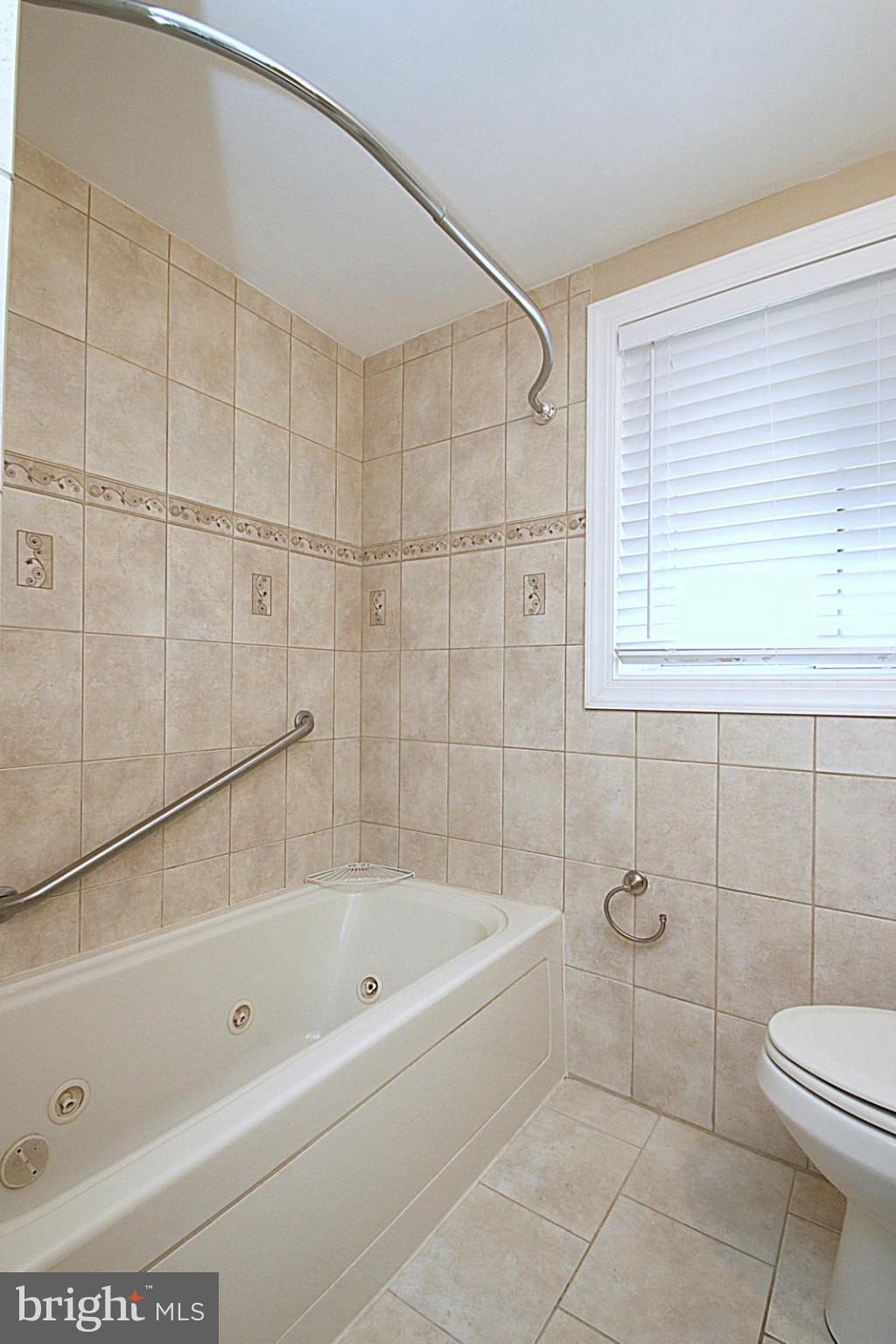 7877 Kavanagh Road Baltimore, MD 21222 - Photo 12 of 30 Bath