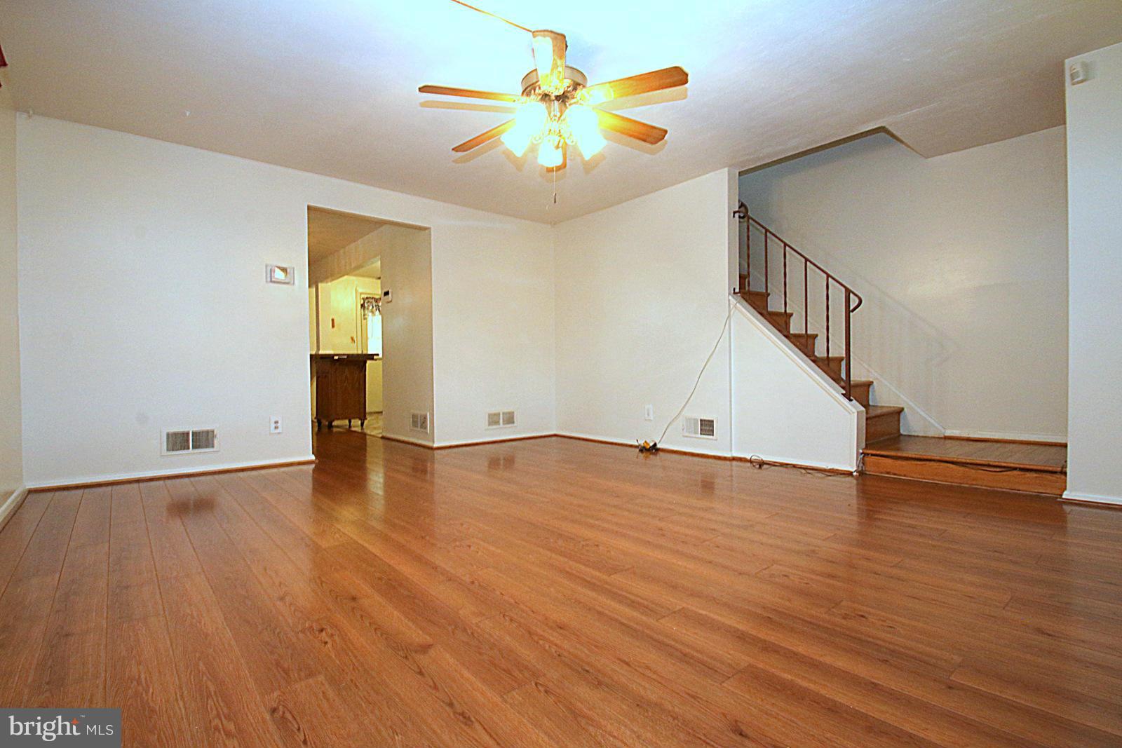 7877 Kavanagh Road Baltimore, MD 21222 - Photo 3 of 30 Living Room