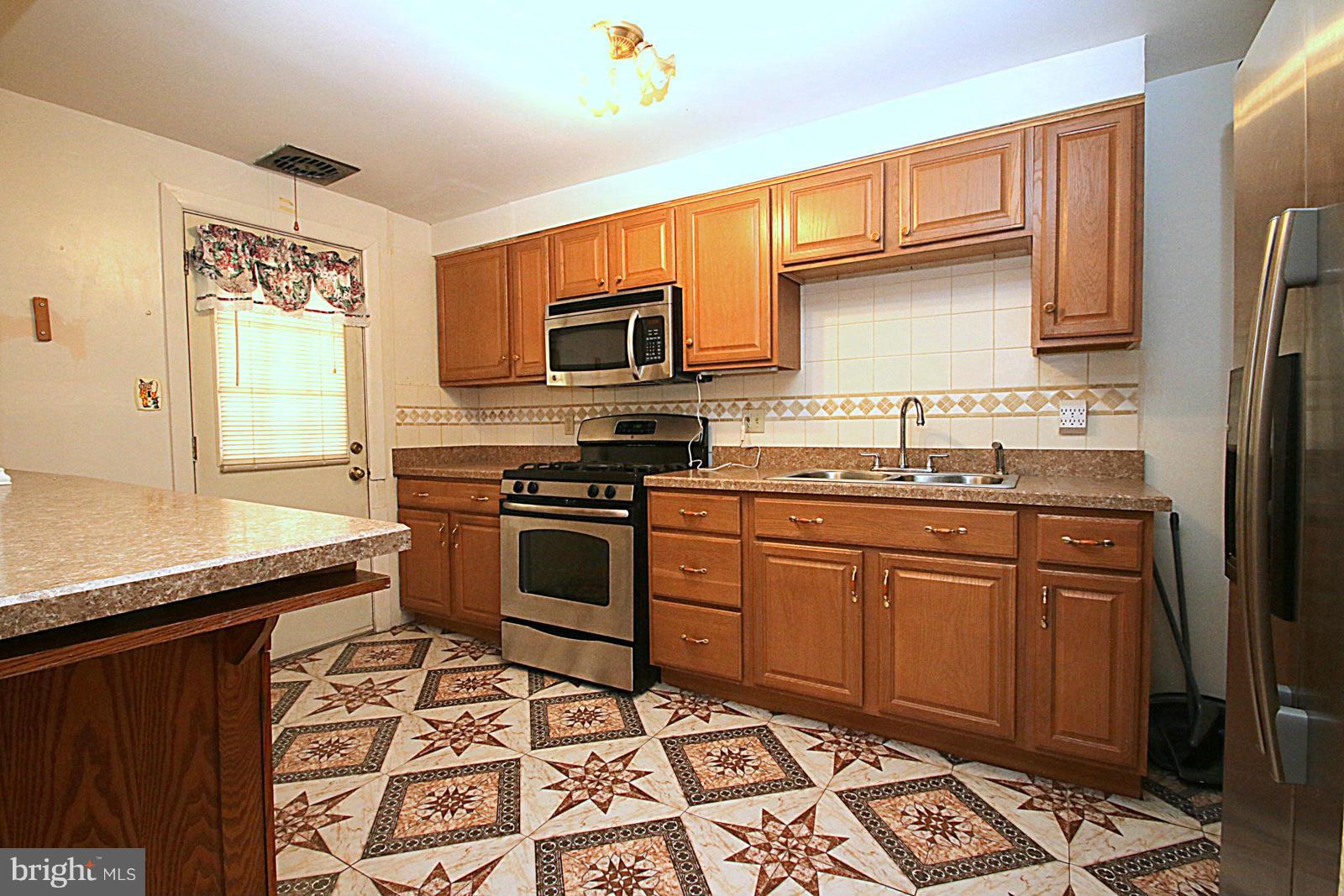 7877 Kavanagh Road Baltimore, MD 21222 - Photo 6 of 30 Kitchen