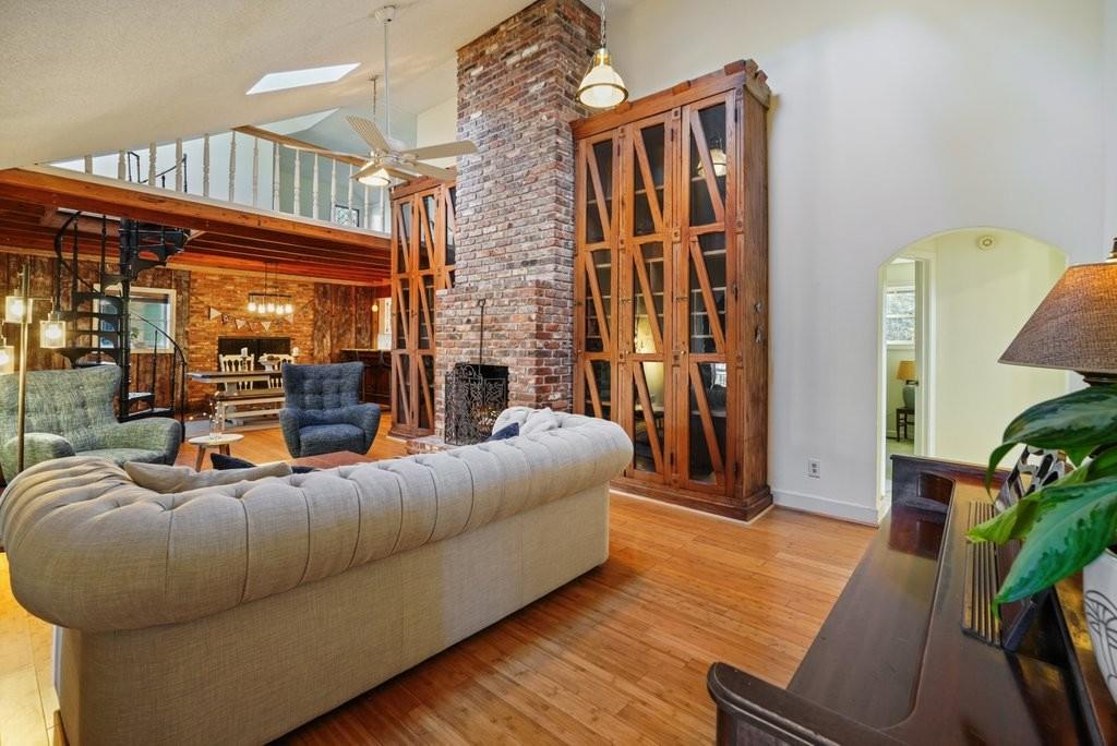 109 Mountain Park Road Roswell, GA 30075 - Photo 8 of 36