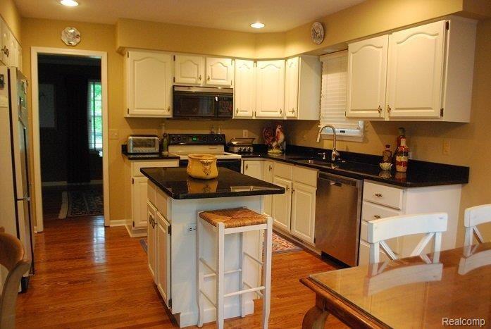 1161 Harvard Road Grosse Pointe, MI 48230 - Photo 4 of 15 Kitchen