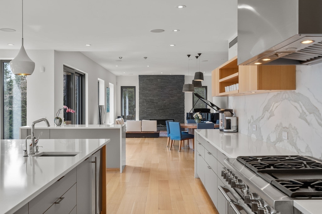 33 Leicester Street Brookline, MA 02445 - Photo 14 of 38