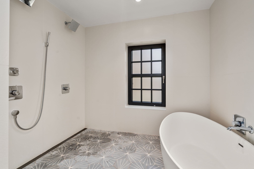 33 Leicester Street Brookline, MA 02445 - Photo 19 of 38