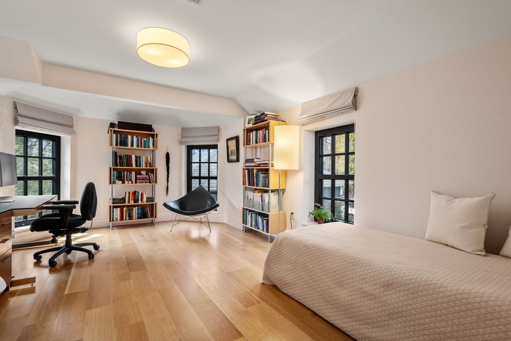 33 Leicester Street Brookline, MA 02445 - Photo 21 of 38