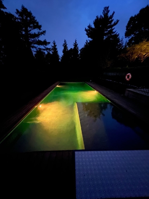 33 Leicester Street Brookline, MA 02445 - Photo 3 of 38