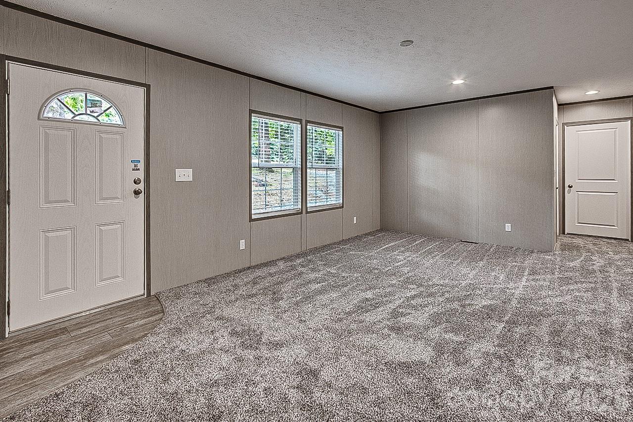 2140 Poole Town Road Asheboro, NC 27205 - Photo 4 of 28