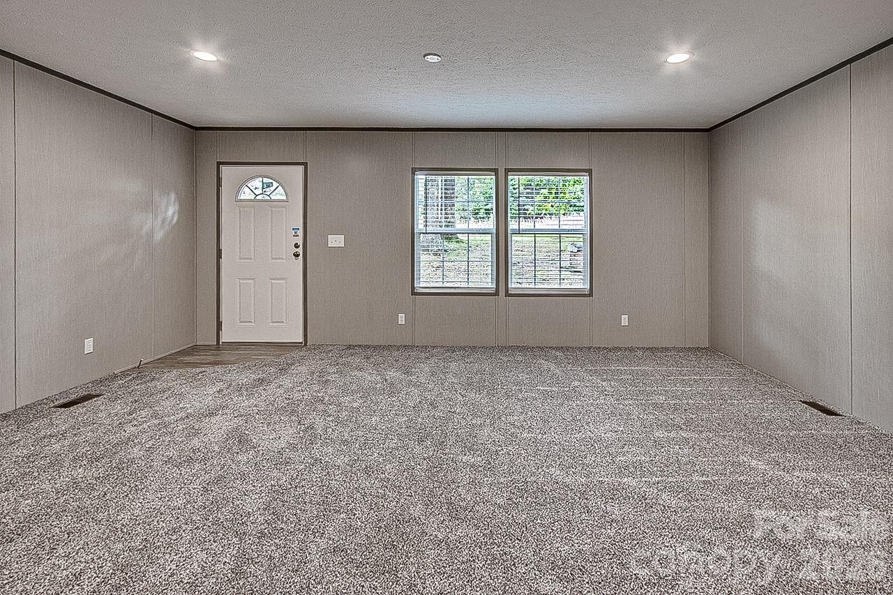 2140 Poole Town Road Asheboro, NC 27205 - Photo 5 of 28
