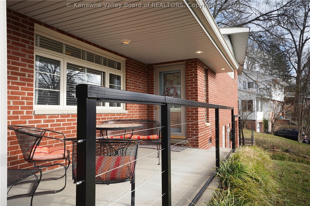 847 Carroll Road Charleston, WV 25314 - Photo 4 of 25 Gallery Image 4