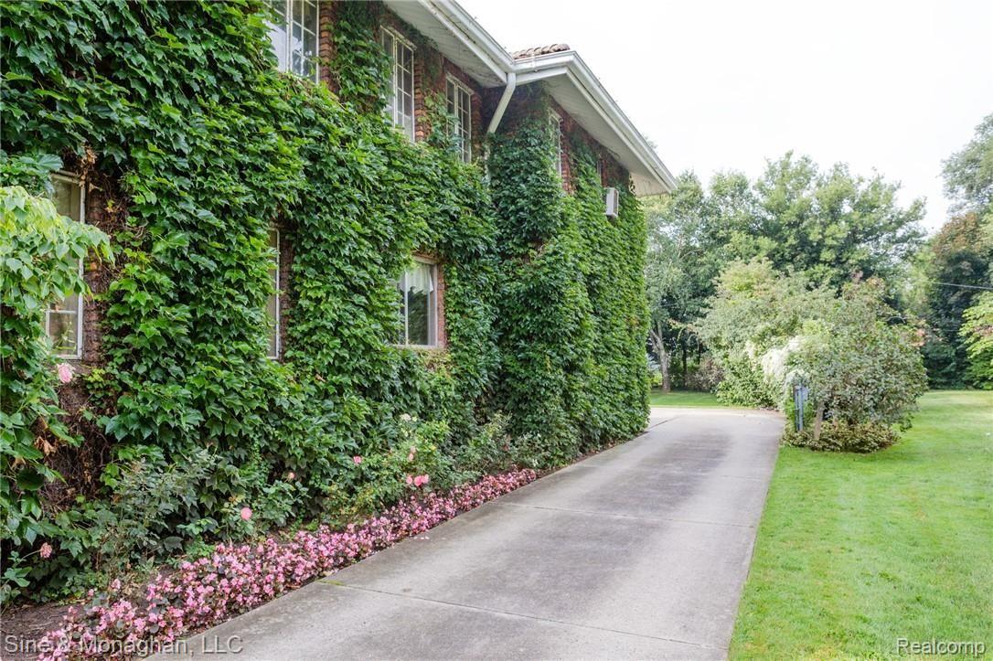 561 Middlesex Road Grosse Pointe, MI 48230 - Photo 42 of 53 IMG_5759.jpg