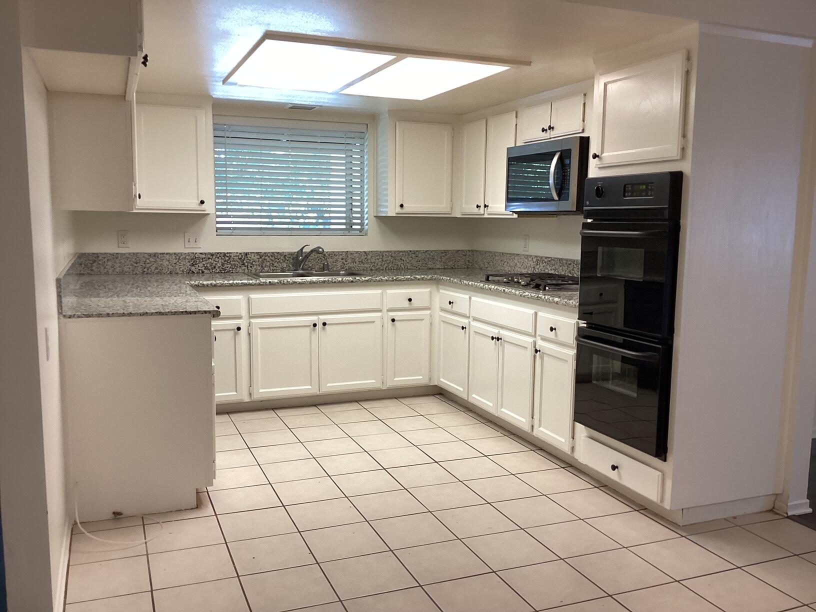 44547 Hanstead Avenue Lancaster, CA 93535 - Photo 11 of 34 IMG_8099