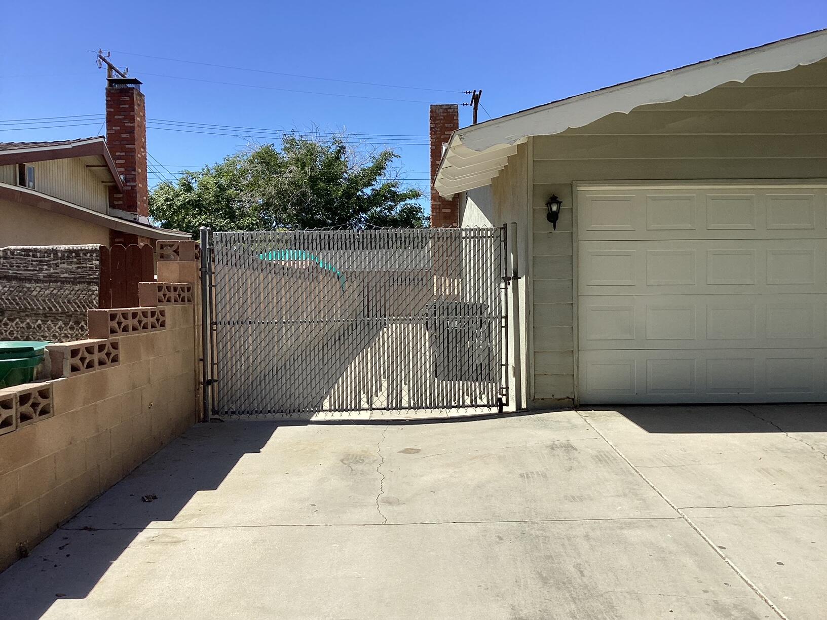 44547 Hanstead Avenue Lancaster, CA 93535 - Photo 6 of 34 IMG_8131