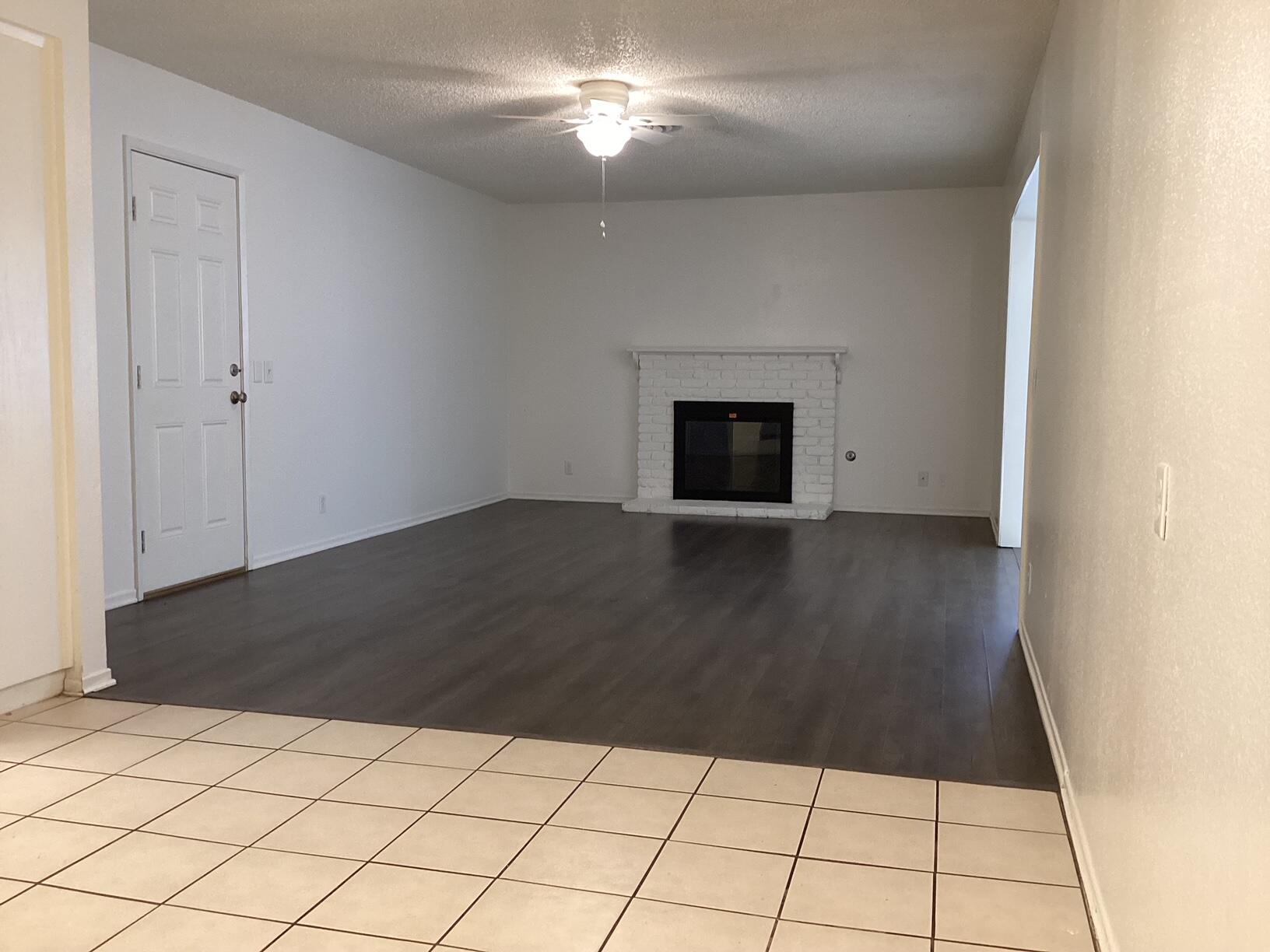 44547 Hanstead Avenue Lancaster, CA 93535 - Photo 8 of 34 IMG_8096