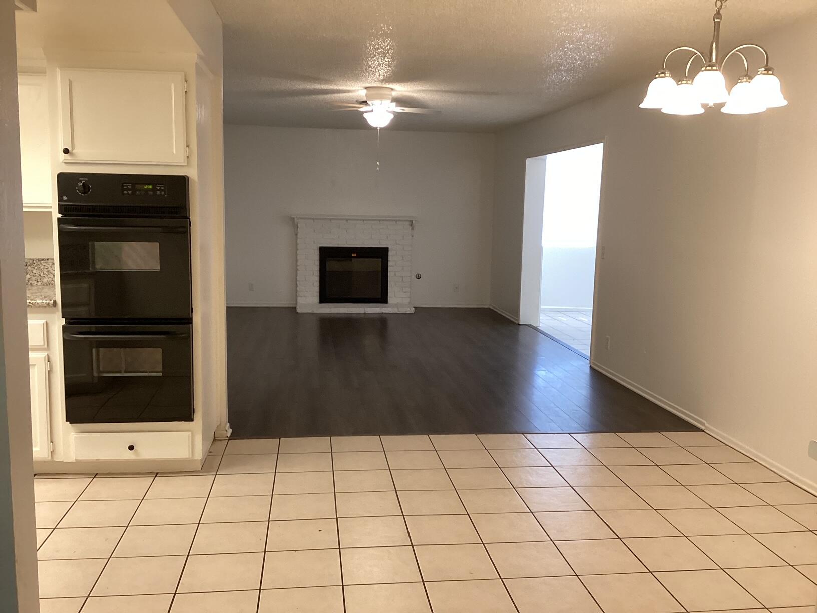 44547 Hanstead Avenue Lancaster, CA 93535 - Photo 9 of 34 IMG_8094