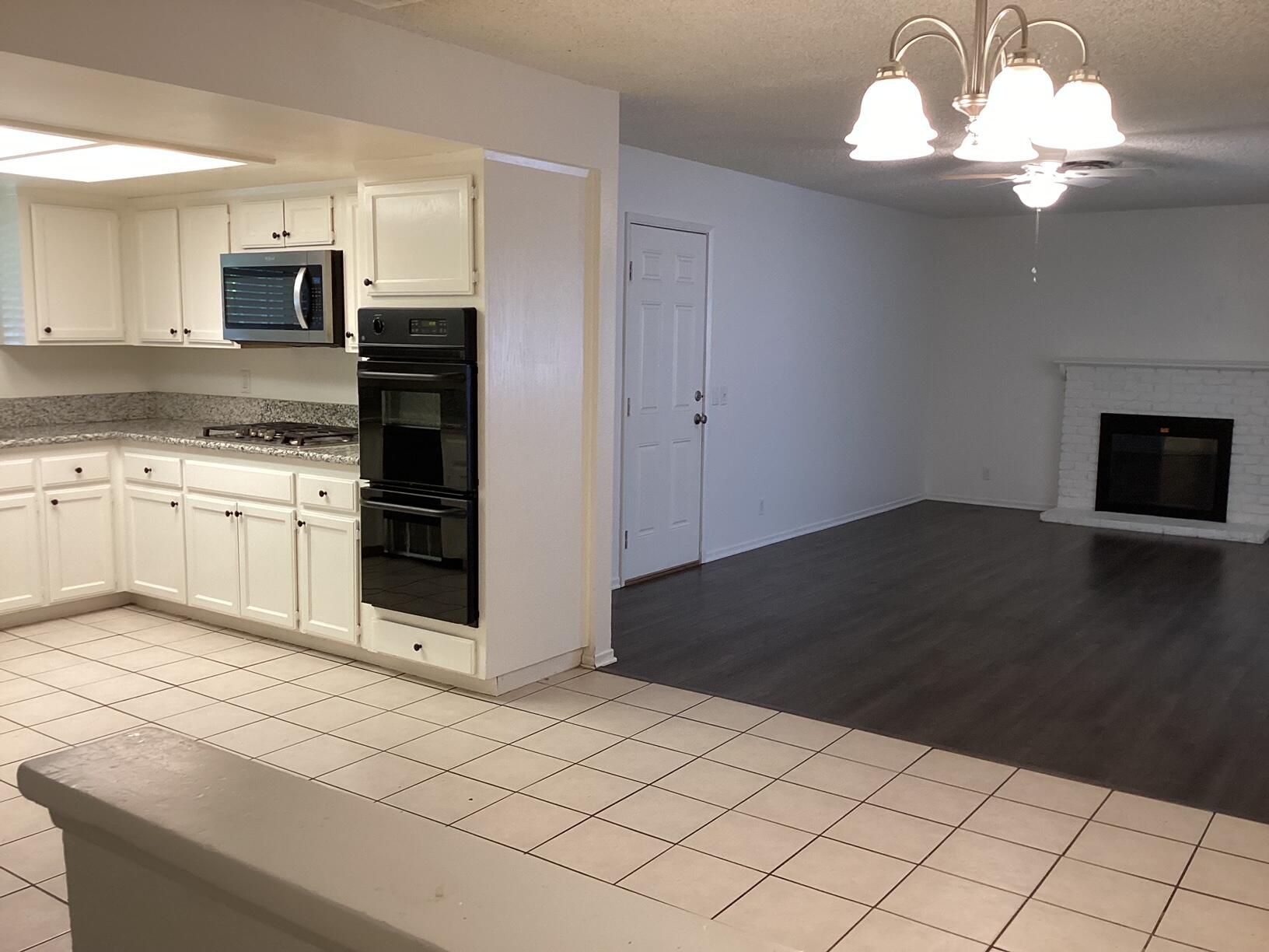 44547 Hanstead Avenue Lancaster, CA 93535 - Photo 10 of 34 IMG_8097