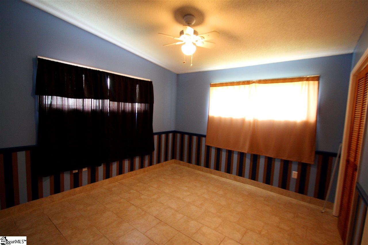 167 Carver Road Taylors, SC 29687 - Photo 11 of 17