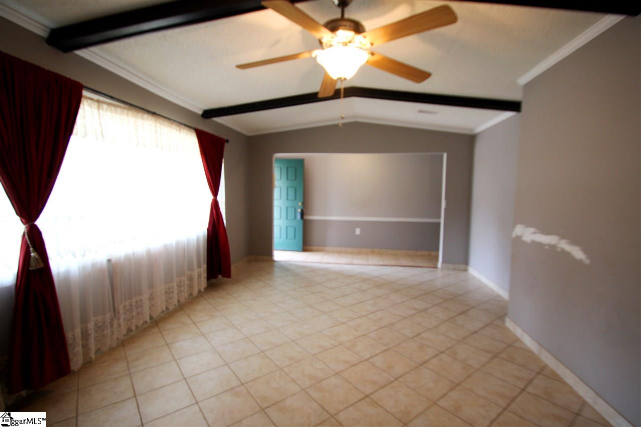 167 Carver Road Taylors, SC 29687 - Photo 4 of 17