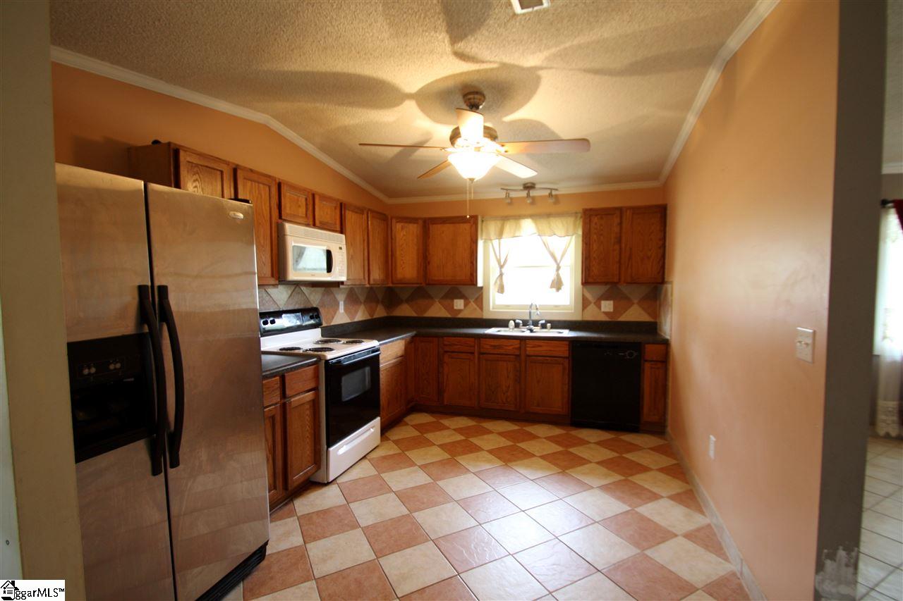 167 Carver Road Taylors, SC 29687 - Photo 6 of 17