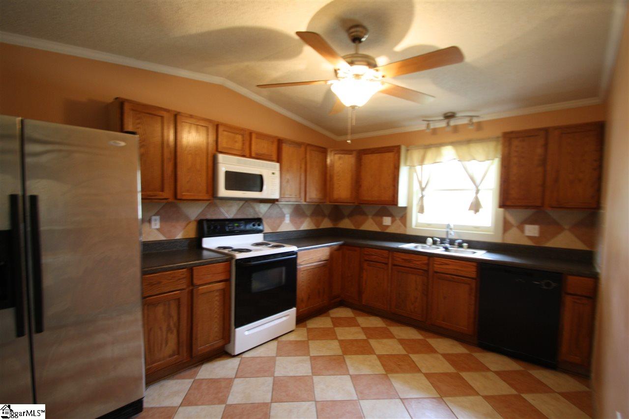 167 Carver Road Taylors, SC 29687 - Photo 7 of 17