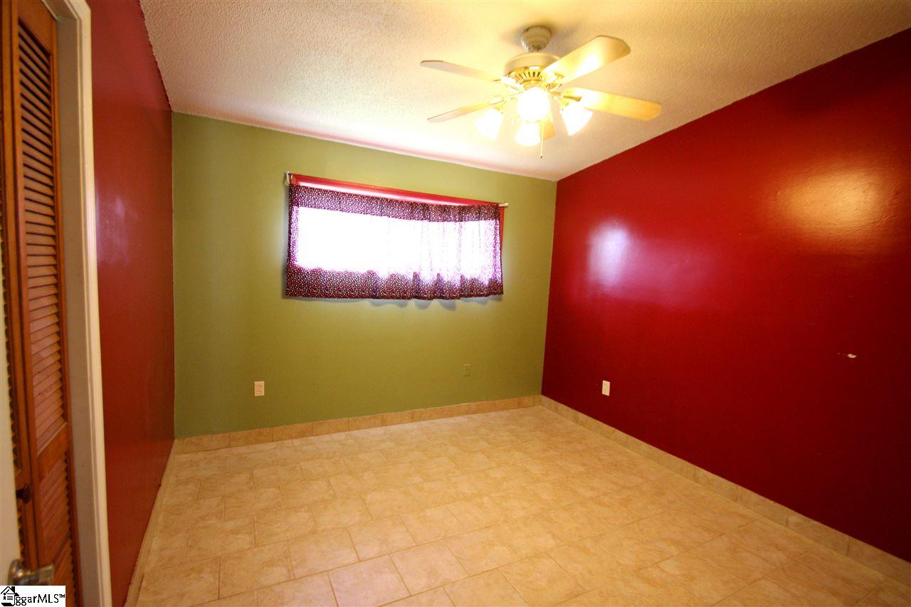 167 Carver Road Taylors, SC 29687 - Photo 10 of 17