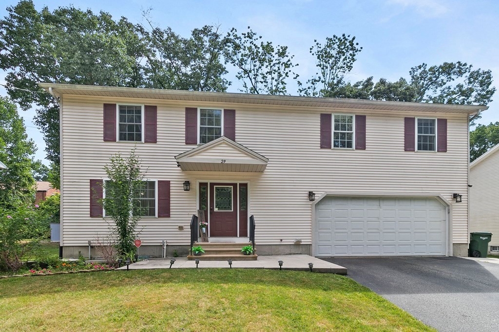 29 Pocantico Avenue Springfield, MA 01109 - Photo 3 of 40 Gallery Image 3