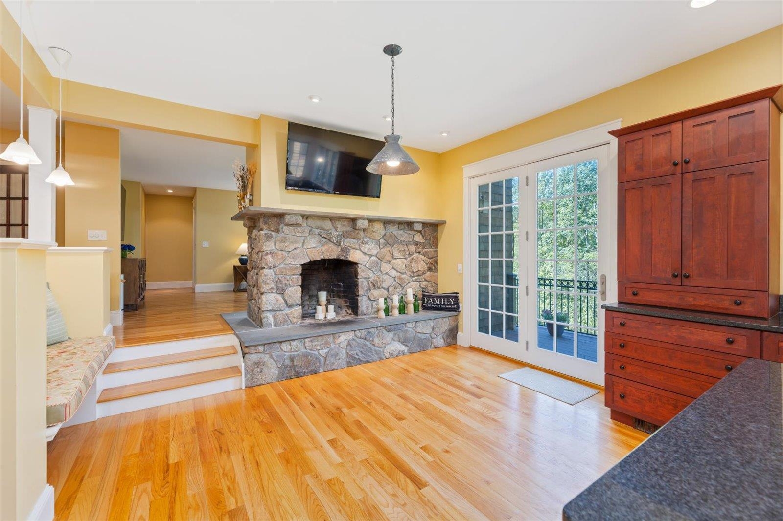 662 Hurricane Road Keene, NH 03431 - Photo 11 of 60