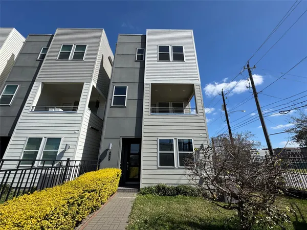 $2,750 | 304 Jensen Drive, Houston, TX 77020