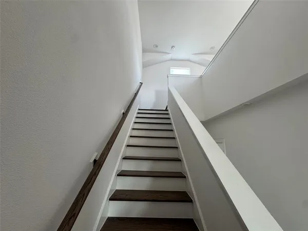 $2,750 | 304 Jensen Drive, Houston, TX 77020