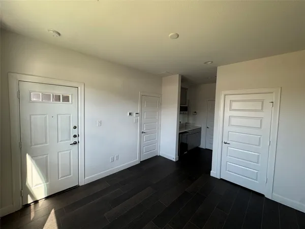 $2,750 | 304 Jensen Drive, Houston, TX 77020
