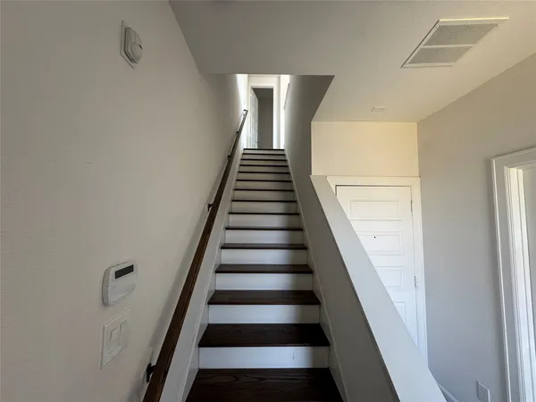 $2,750 | 304 Jensen Drive, Houston, TX 77020