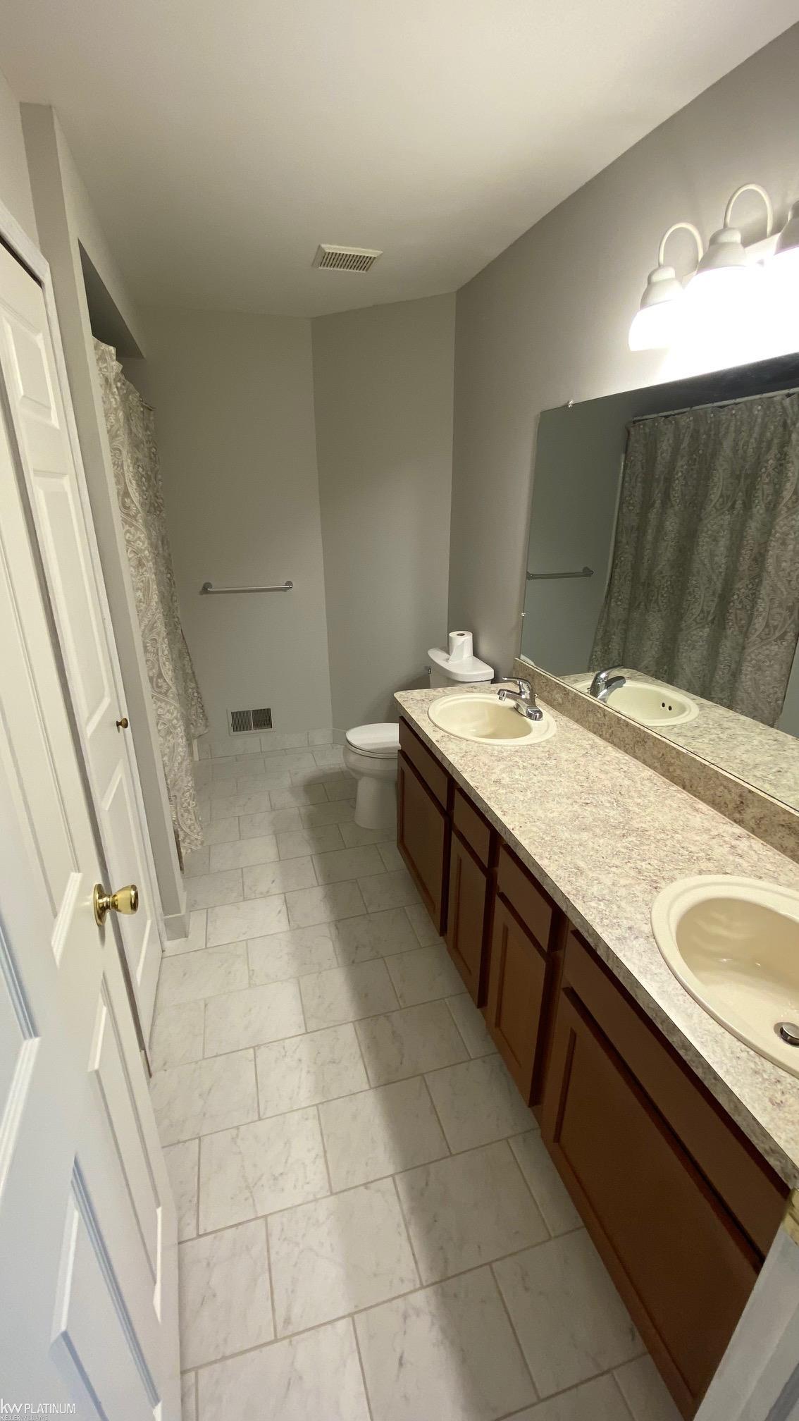 51827 Lillian Road New Baltimore, MI 48047 - Photo 22 of 46 50121085-21.JPG
