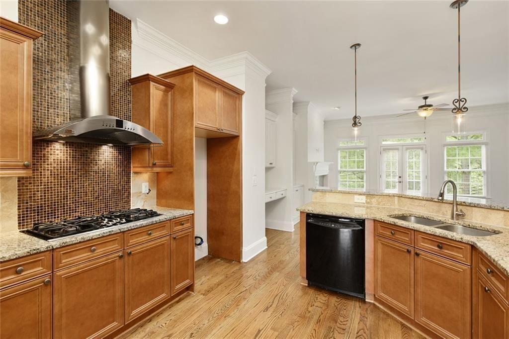 956 Persimmon Point Northeast Sandy Springs, GA 30328 - Photo 17 of 35