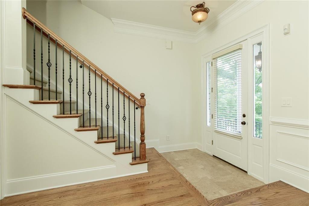 956 Persimmon Point Northeast Sandy Springs, GA 30328 - Photo 4 of 35