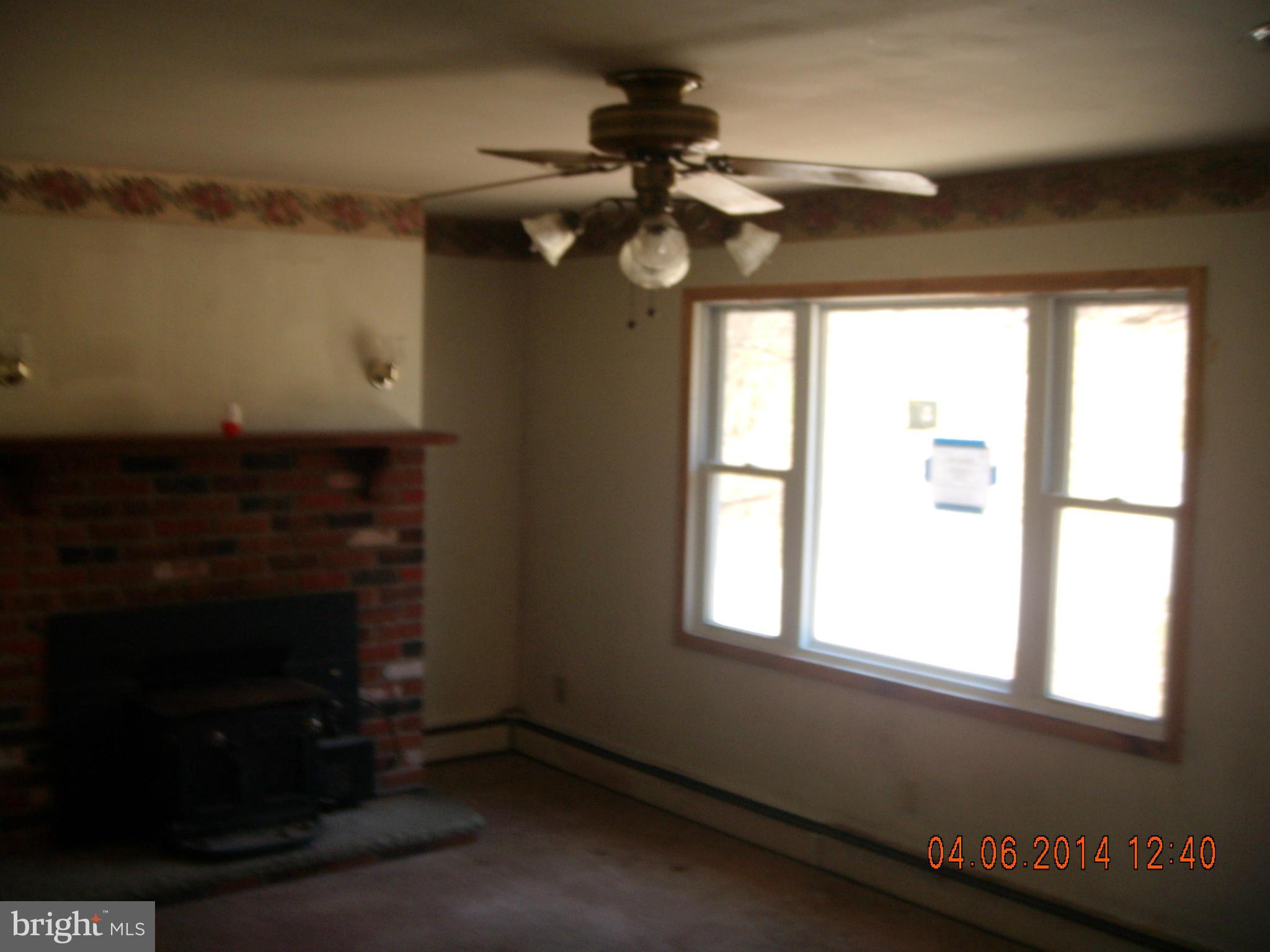512 Gorsuch Road Westminster, MD 21157 - Photo 14 of 24 Living Room