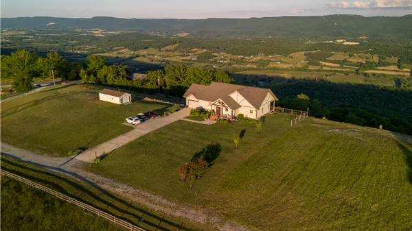 $669,000 | 13242 Brockdell Road, Pikeville, TN 37367