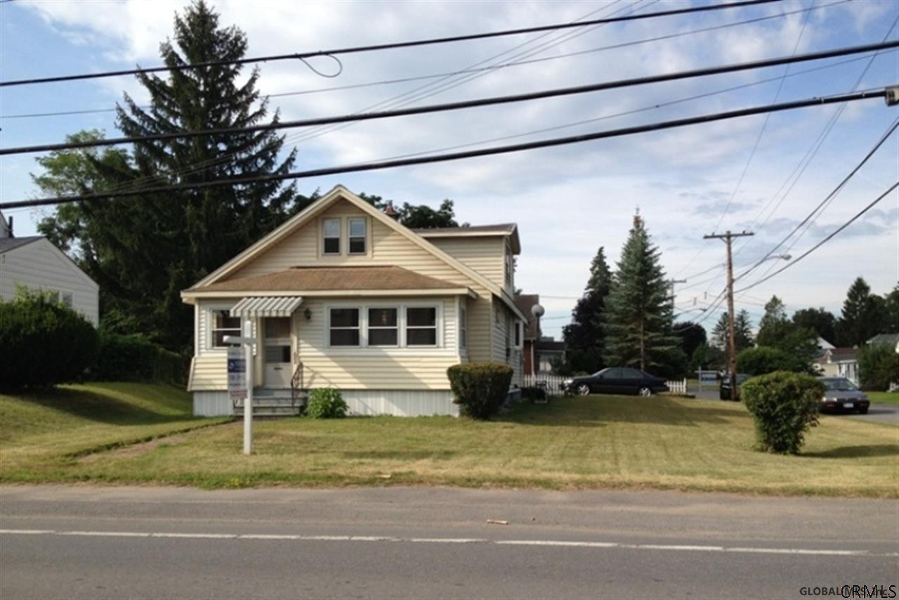 802 Curry Road Rotterdam, NY 12306 - Photo 3 of 21 Photo 3