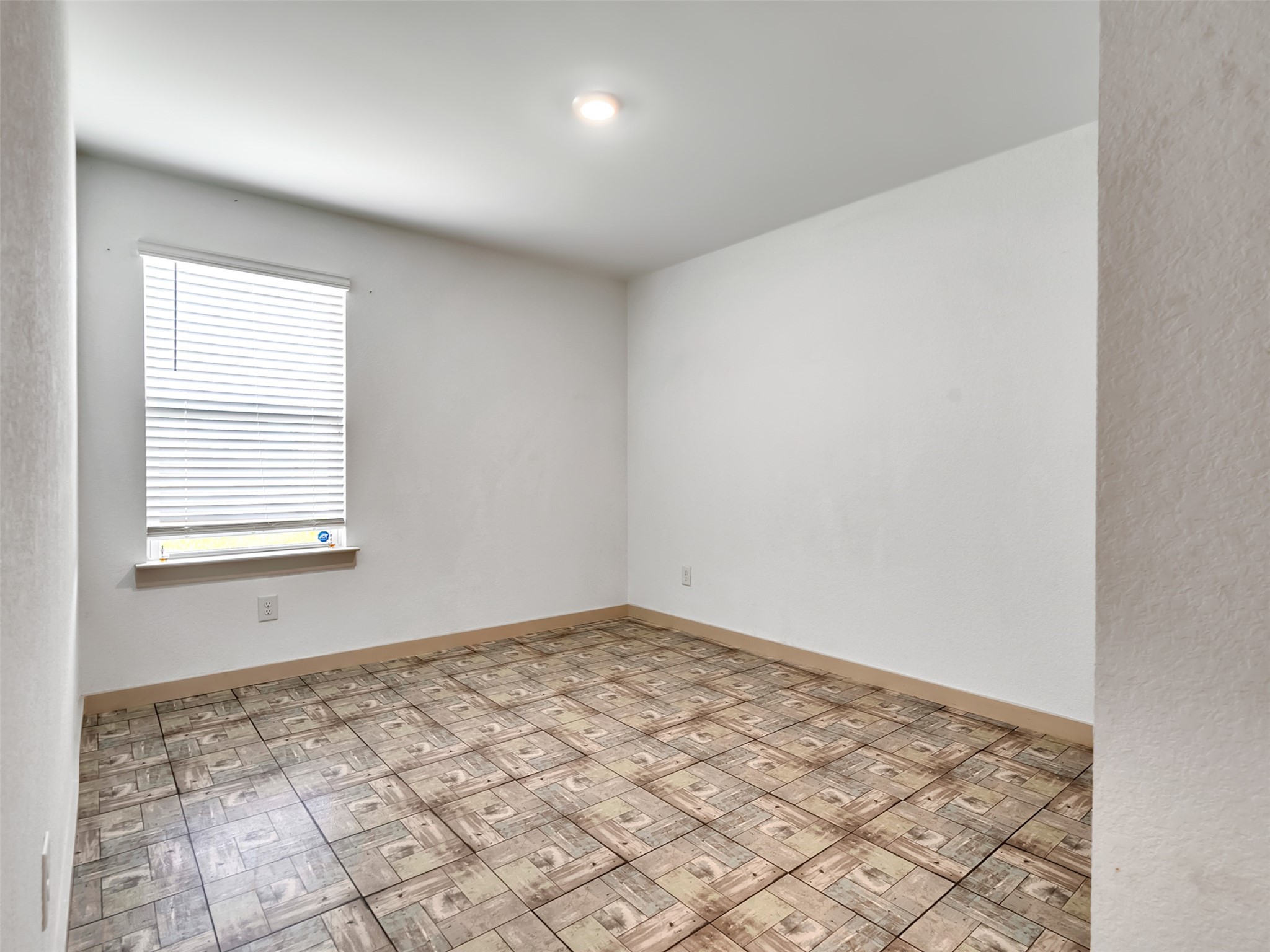 8003 Alcott Forest Lane Rosharon, TX 77583 - Photo 7 of 41 a view of an empty room and window