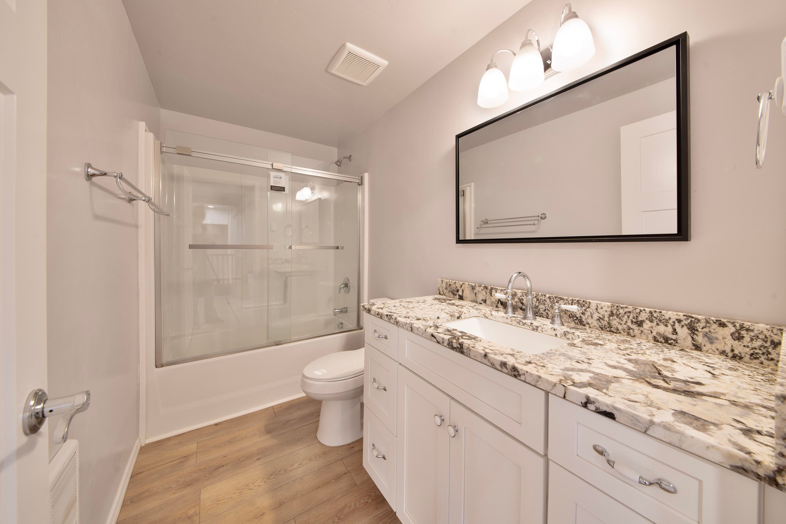 19341 Apache Road Bend, OR 97702 - Photo 26 of 28 second bath
