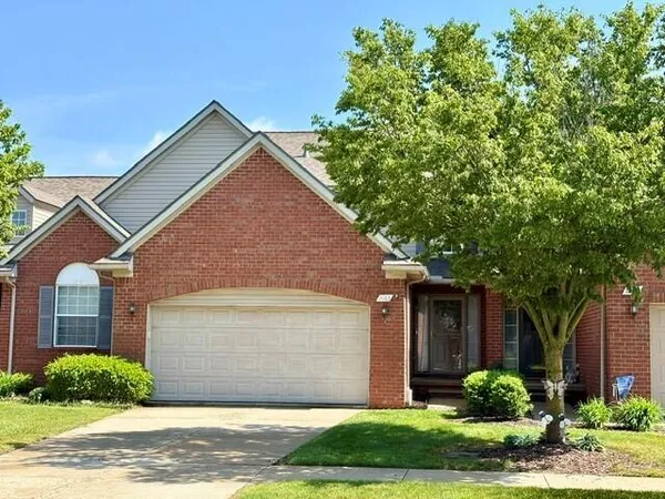 $279,900 | 2683 Ambassador Drive, Ypsilanti, MI 48198