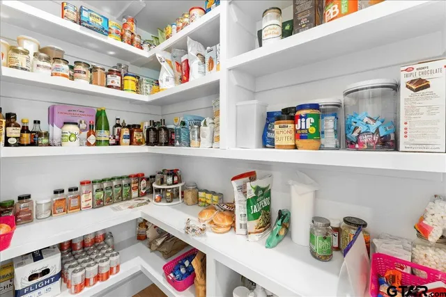 $389,900 | 416 Deer Point Cove, Chandler, TX 75758