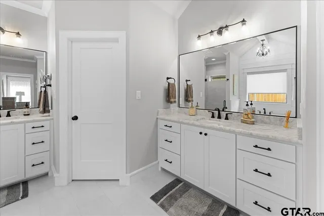 $389,900 | 416 Deer Point Cove, Chandler, TX 75758