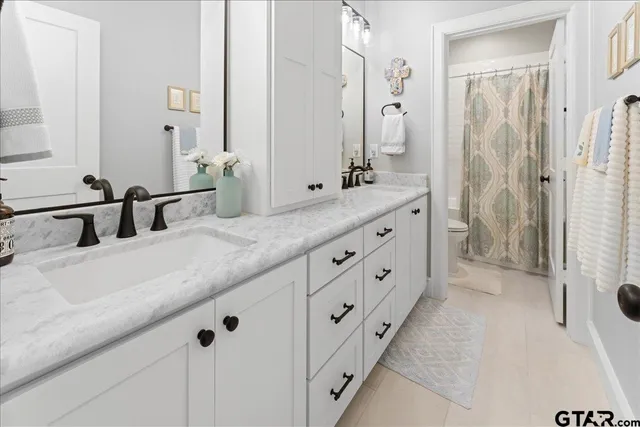 $389,900 | 416 Deer Point Cove, Chandler, TX 75758