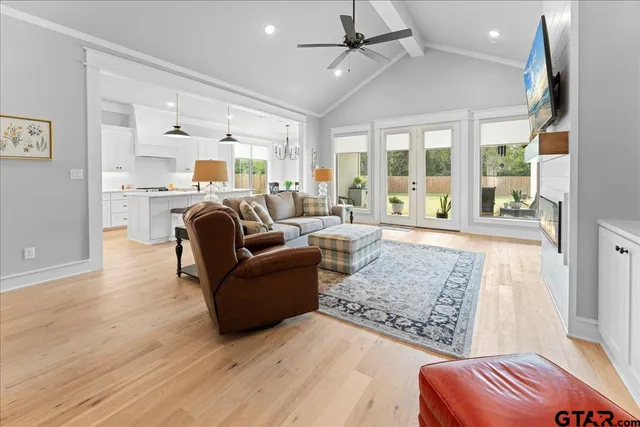 $389,900 | 416 Deer Point Cove, Chandler, TX 75758