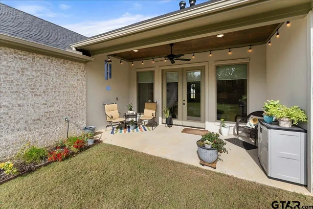 $389,900 | 416 Deer Point Cove, Chandler, TX 75758