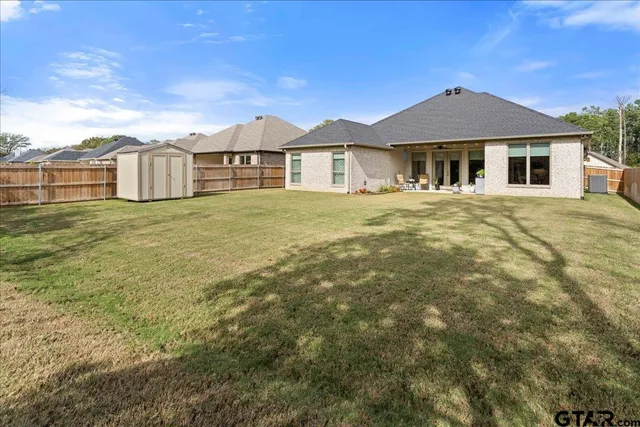 $389,900 | 416 Deer Point Cove, Chandler, TX 75758